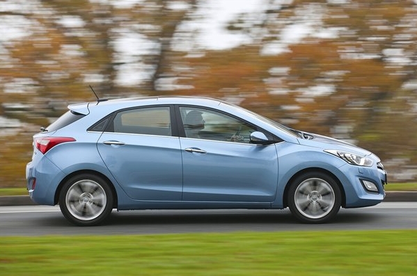 https://wcar.sets.lv/cars/Hyundai/i30 hečbeks/1333489398-Hyundai-i30-3110111131092091600x1060.jpg